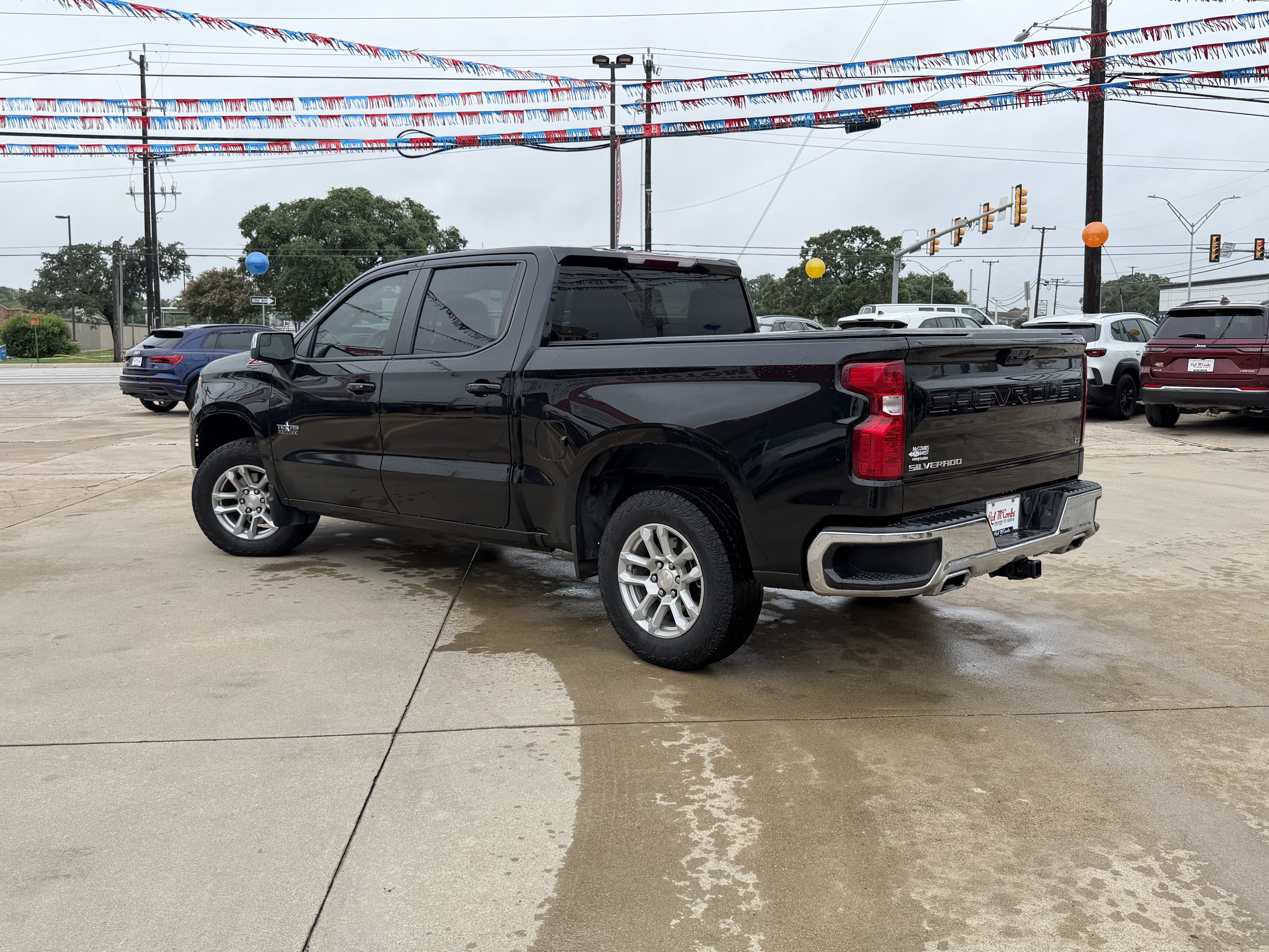 Used 2024 Chevrolet Silverado 1500 LT w/ Z71 Off-Road Package AWD/4WD image 11