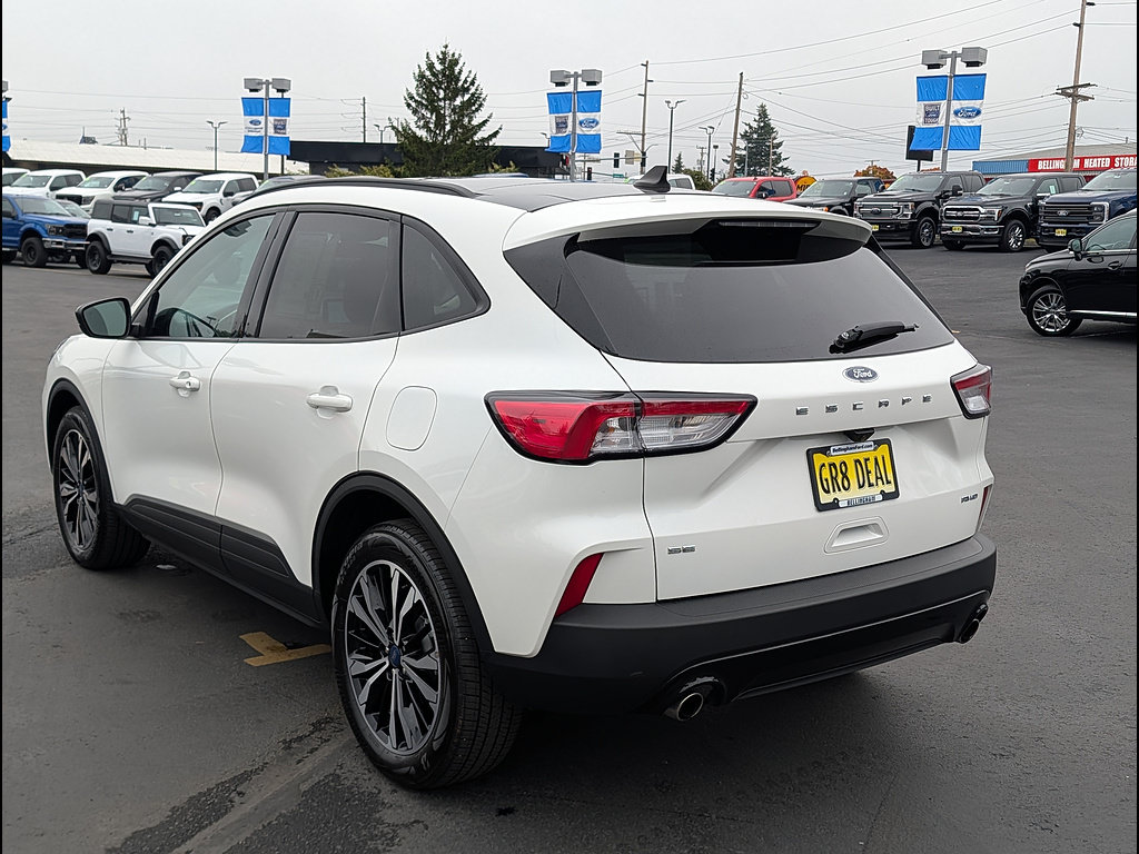 Certified 2022 Ford Escape SE w/ SE Sport Appearance Package AWD/4WD image 9