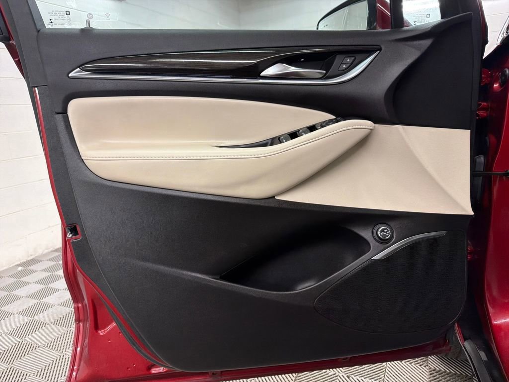 Used 2023 Buick Enclave Essence image 16