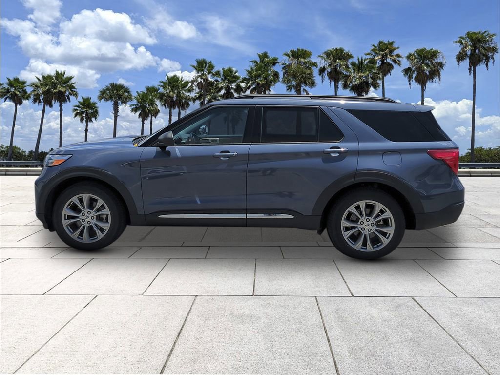 Certified 2021 Ford Explorer XLT w/ Equipment Group 202A RWD image 4