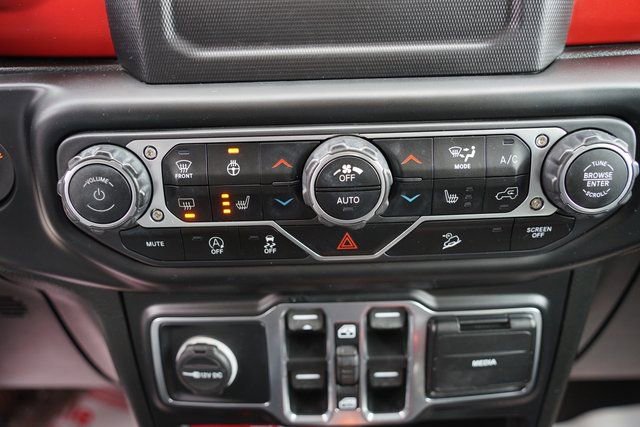 Used 2020 Jeep Wrangler Unlimited Rubicon w/ Cold Weather Group AWD/4WD image 15