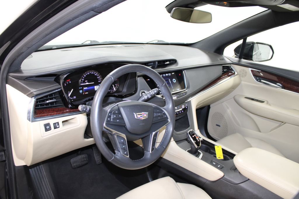 Used 2018 Cadillac XT5 Premium Luxury FWD image 24