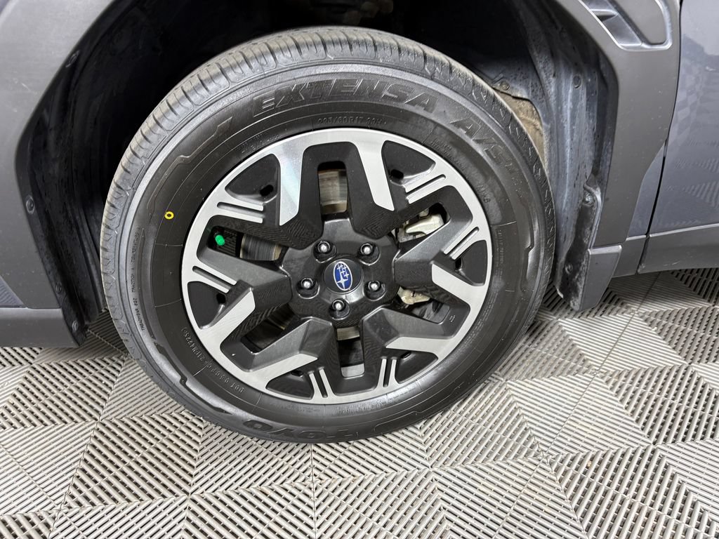 Used 2025 Subaru Forester AWD/4WD image 10