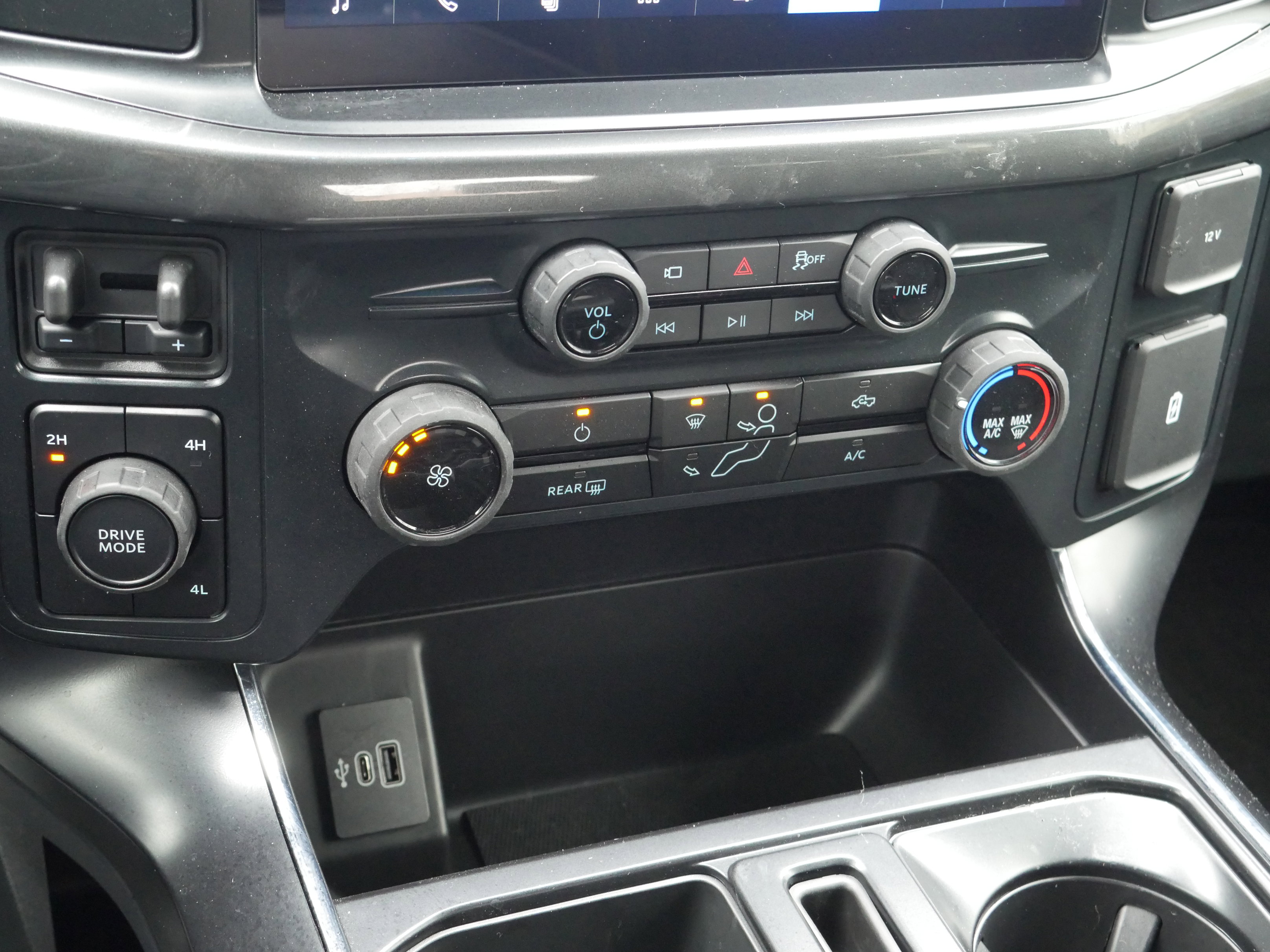 Certified 2025 Ford F150 STX image 13