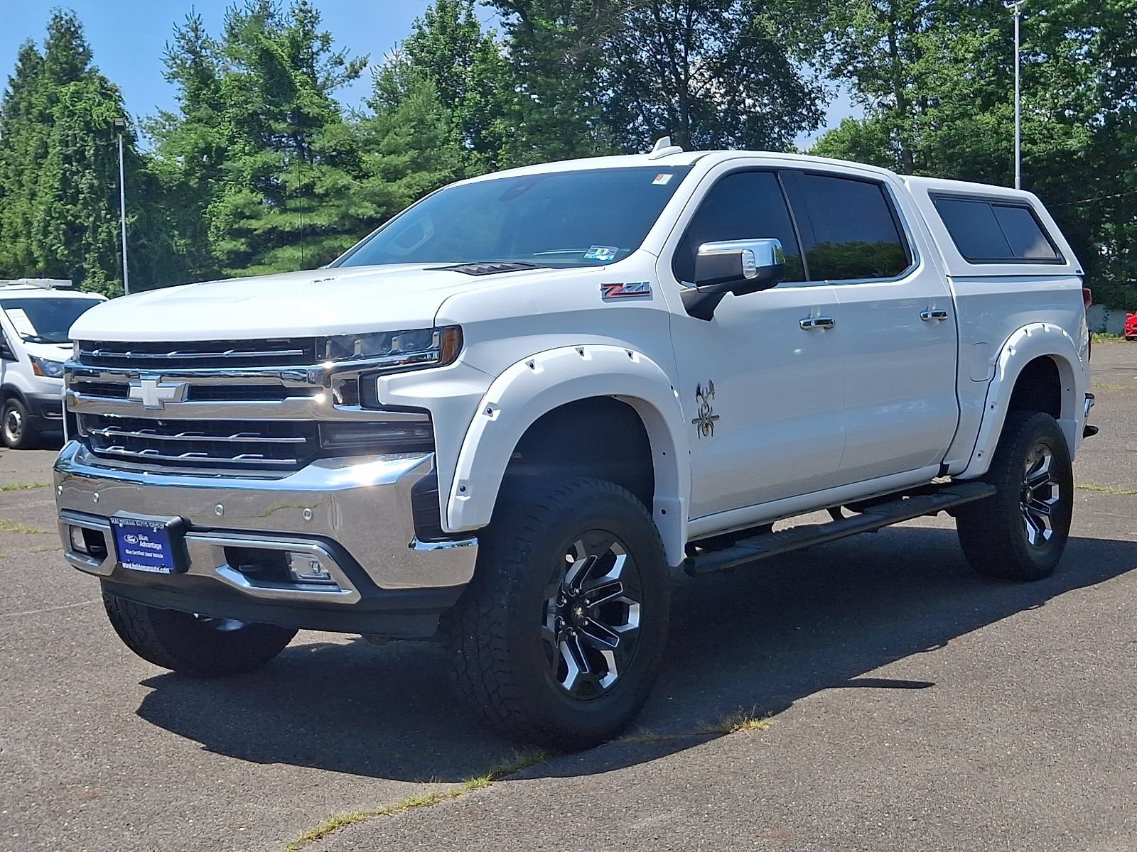 Used 2019 Chevrolet Silverado 1500 LTZ w/ LTZ Premium Package AWD/4WD image 3