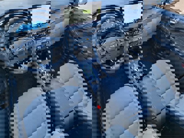 Certified 2023 Ford Escape Platinum image 38