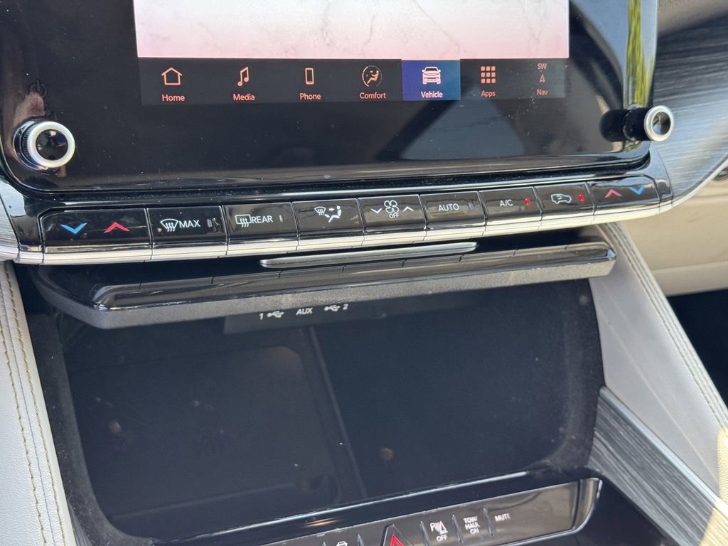 Used 2024 Jeep Wagoneer Series III AWD/4WD image 15