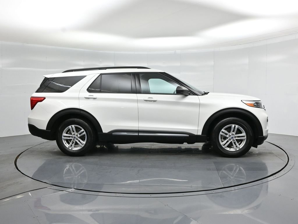 Certified 2024 Ford Explorer XLT RWD image 23