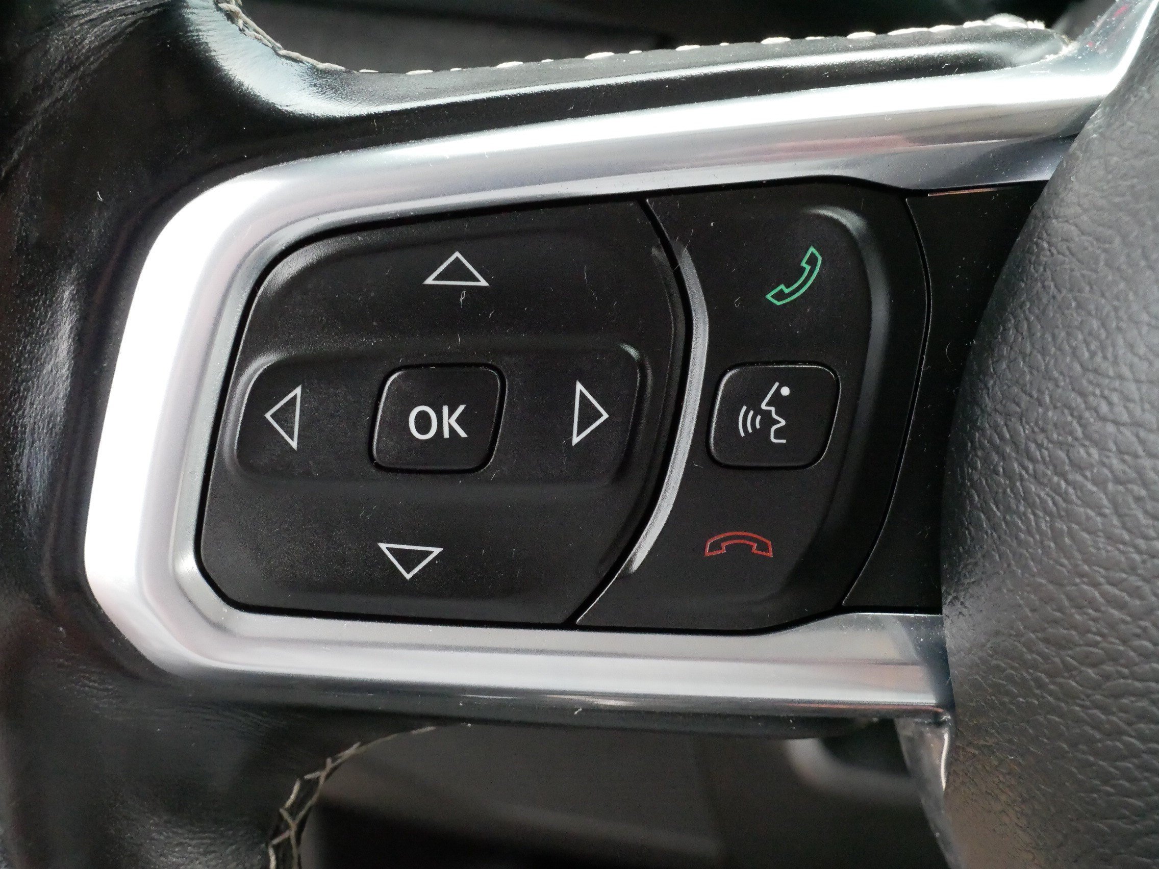 Used 2020 Jeep Wrangler Unlimited Sahara AWD/4WD image 26