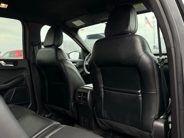 Certified 2023 Ford Escape ST-Line w/ Tech Pack #1 image 18