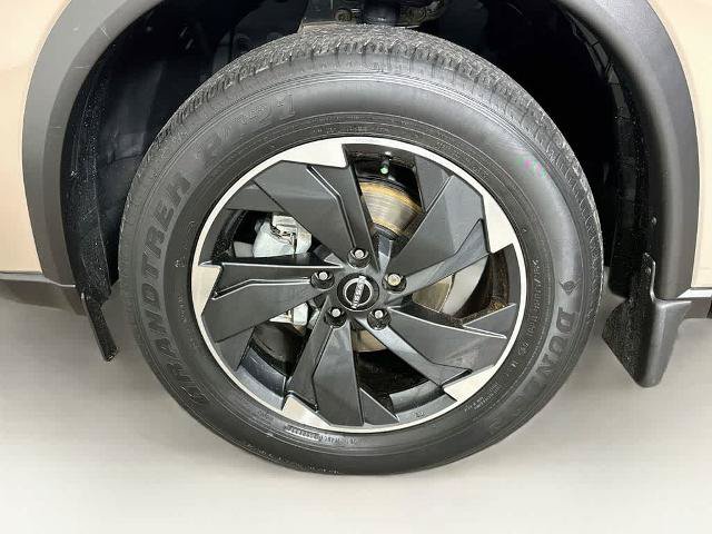 Used 2024 Nissan Rogue SV w/ SV Premium Package FWD image 8