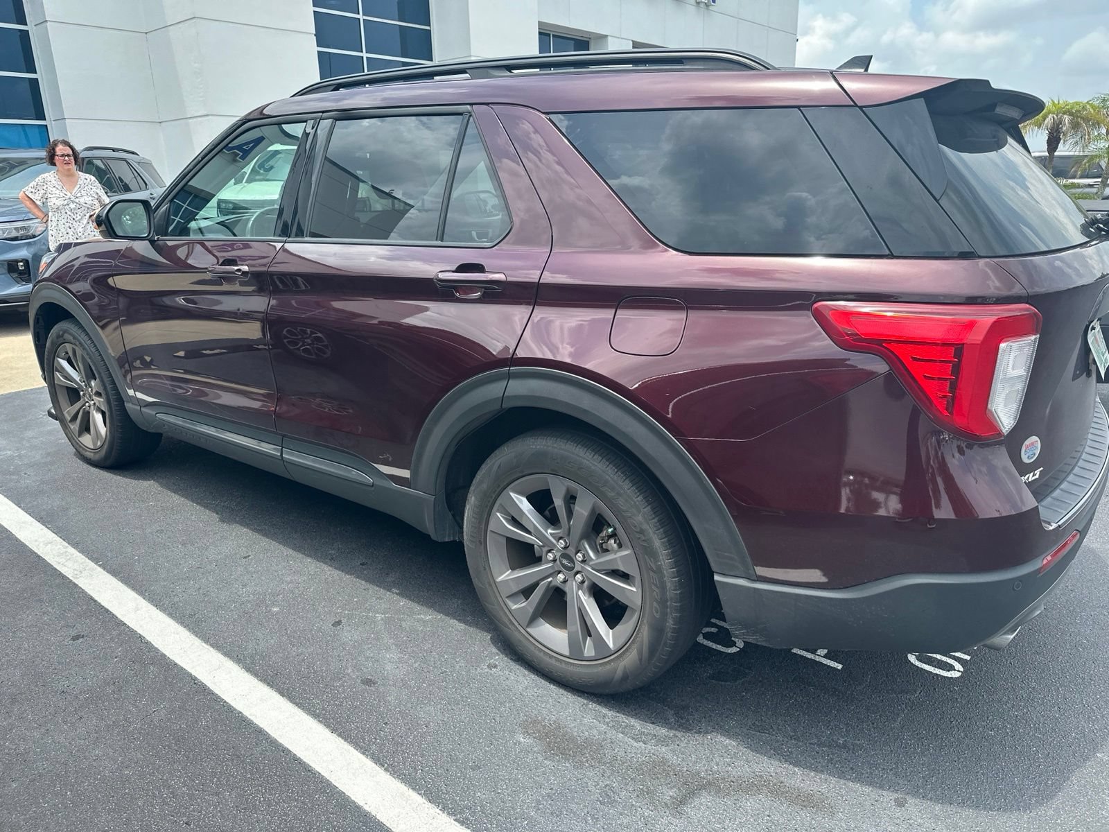 Certified 2022 Ford Explorer XLT w/ Equipment Group 202A RWD image 3