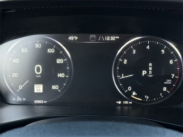 Used 2021 Volvo XC40 T4 Momentum image 14