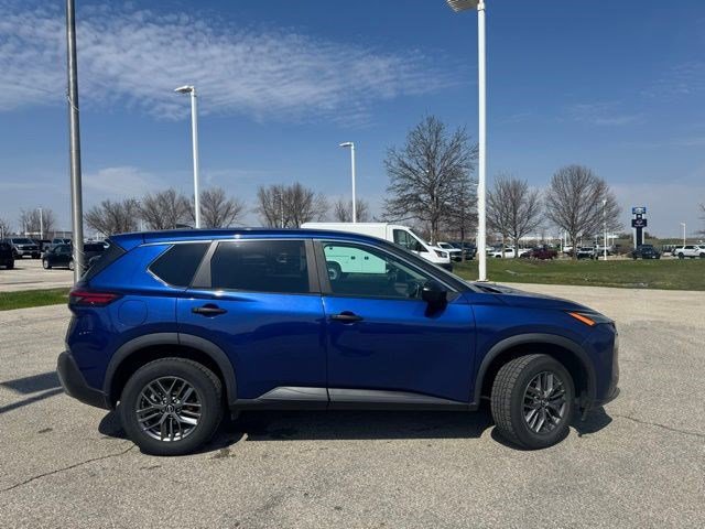 Used 2023 Nissan Rogue S AWD/4WD image 10