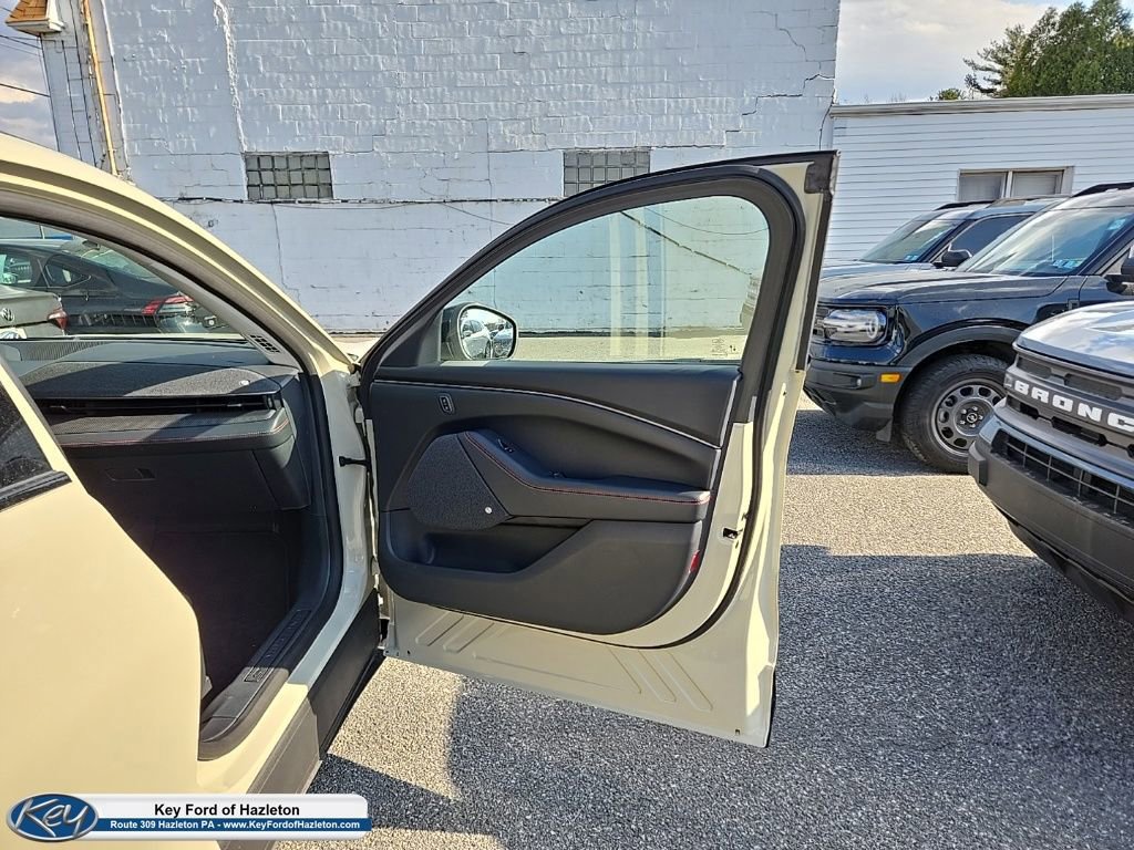 Certified 2025 Ford Mustang Mach-E Premium w/ Sport Appearance Package AWD/4WD image 23