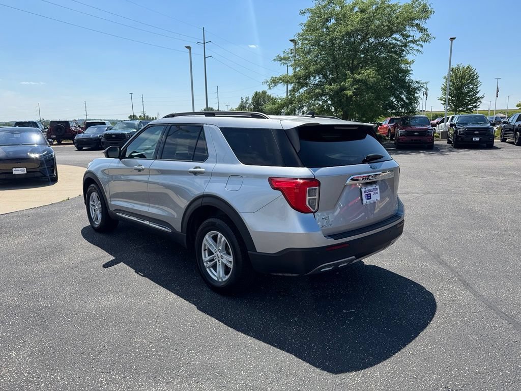 Certified 2024 Ford Explorer XLT w/ Equipment Group 202A AWD/4WD image 5
