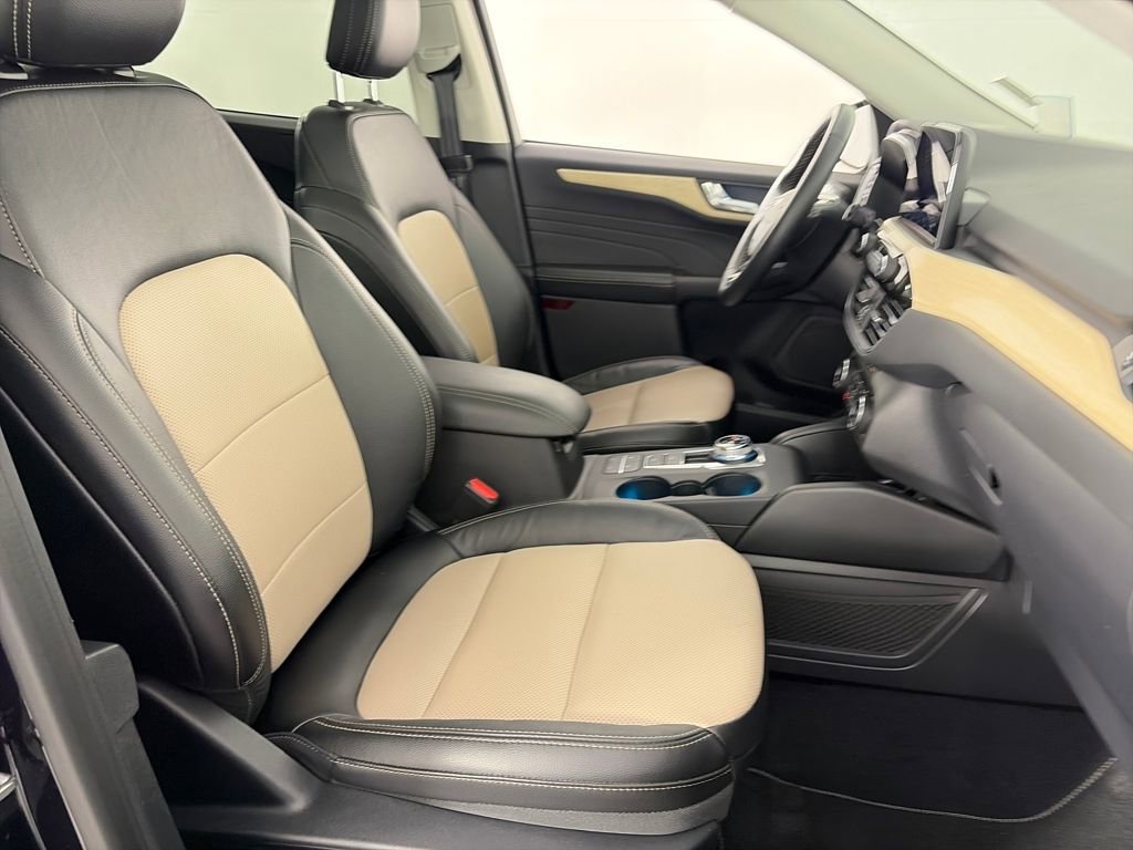 Certified 2021 Ford Escape Titanium w/ Titanium Elite Package image 25