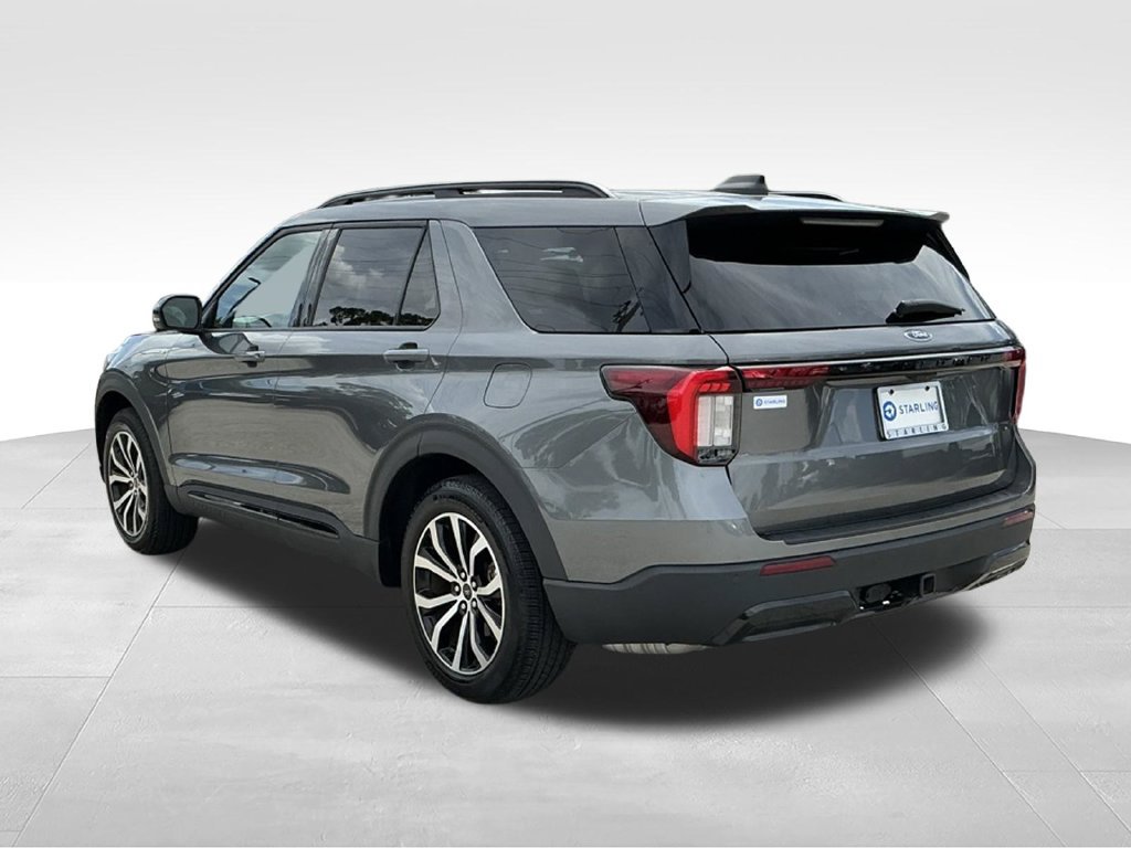 Certified 2025 Ford Explorer ST-Line w/ Premium Package RWD image 7