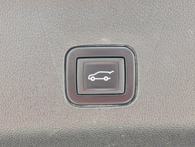 Used 2022 Chevrolet Tahoe Z71 AWD/4WD image 24
