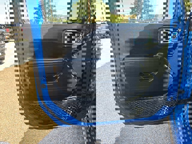 Used 2025 Jeep Gladiator Sport image 9