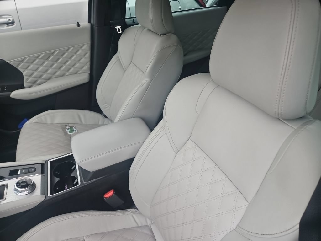 Used 2022 Mitsubishi Outlander SEL FWD image 4