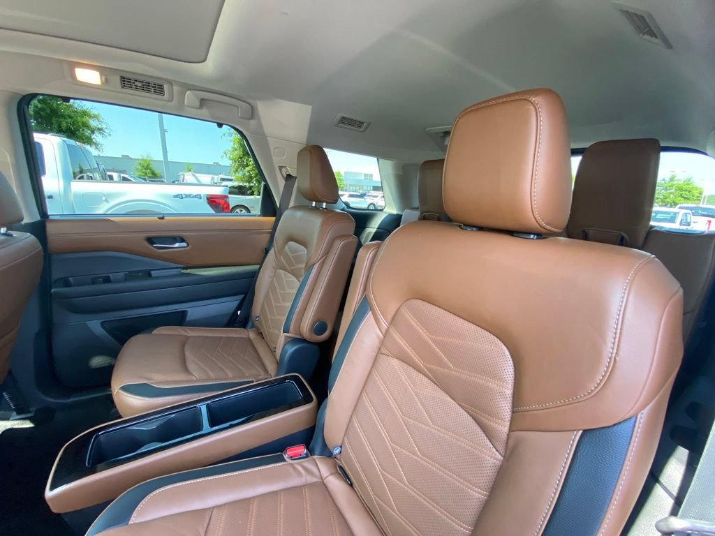 Used 2023 Nissan Pathfinder Platinum FWD image 25