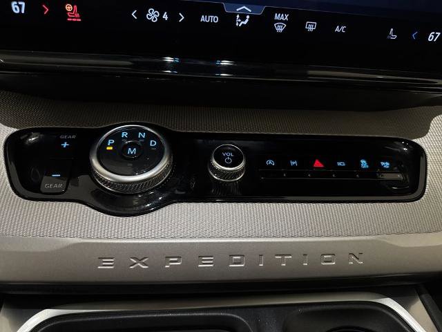 Certified 2025 Ford Expedition Active image 30