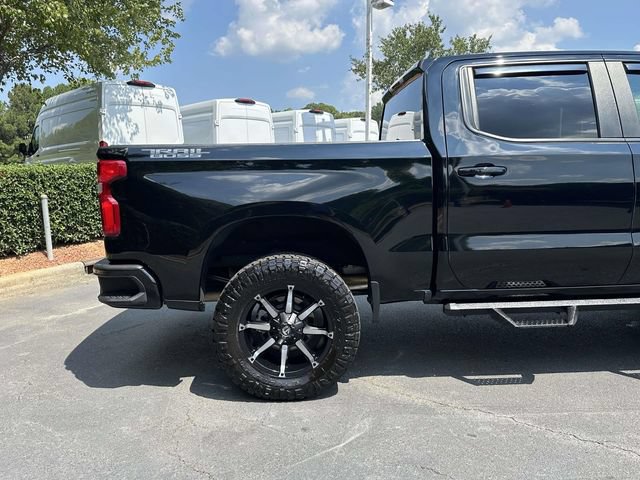 Used 2025 Chevrolet Silverado 1500 LT Trail Boss w/ Dark Appearance Package AWD/4WD image 17