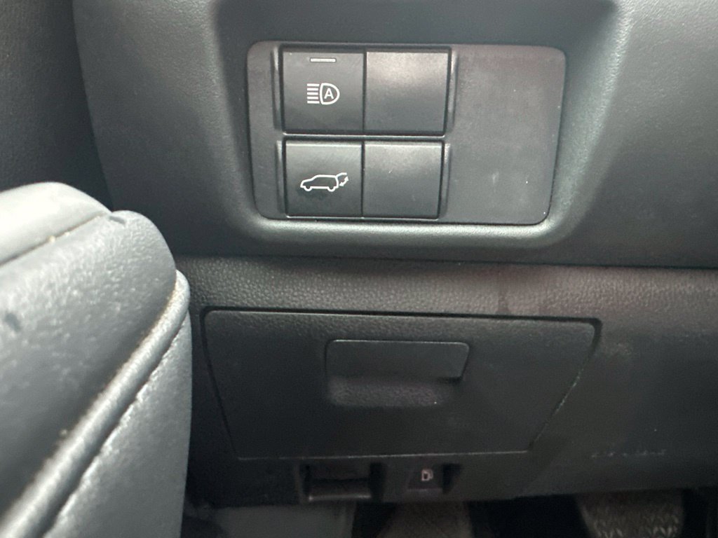 Used 2021 Toyota Highlander XSE AWD/4WD image 39