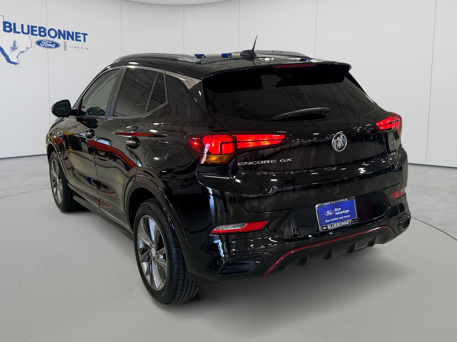 Used 2022 Buick Encore GX Select w/ Sport Touring Package FWD image 7