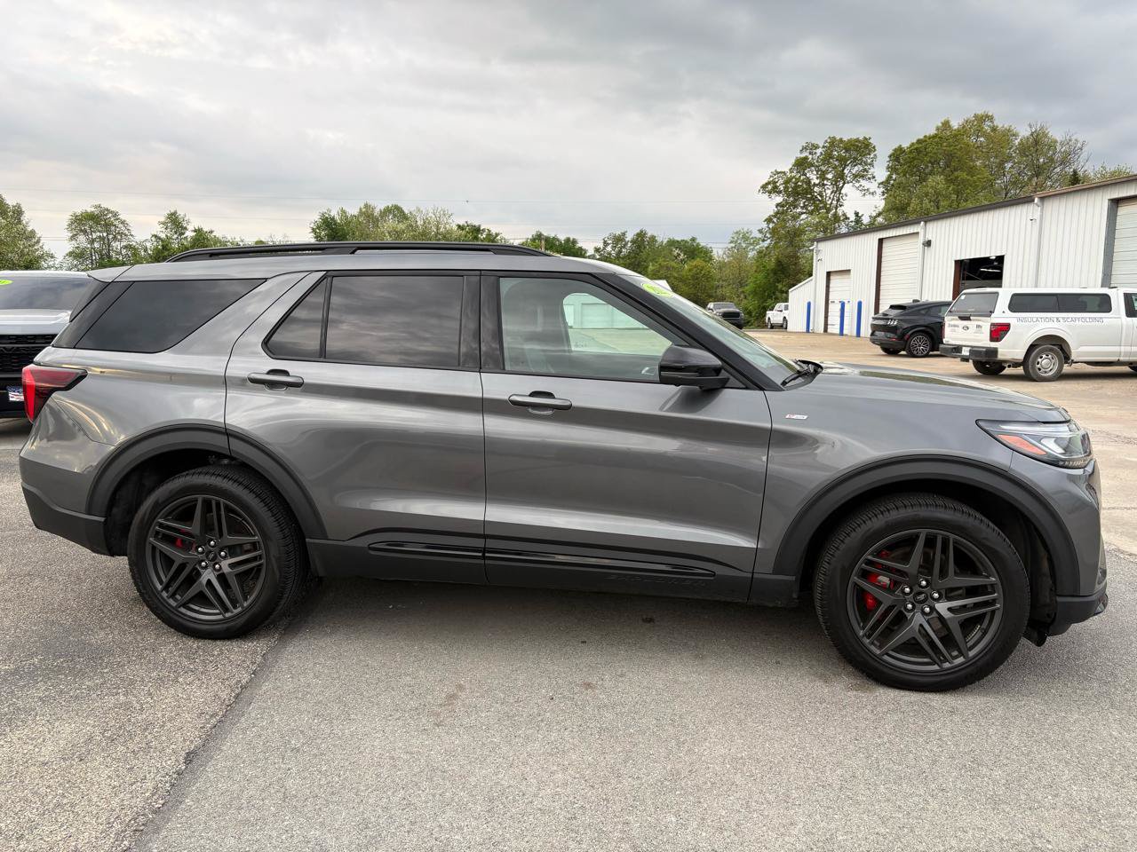 Certified 2025 Ford Explorer ST-Line w/ Premium Package AWD/4WD image 2