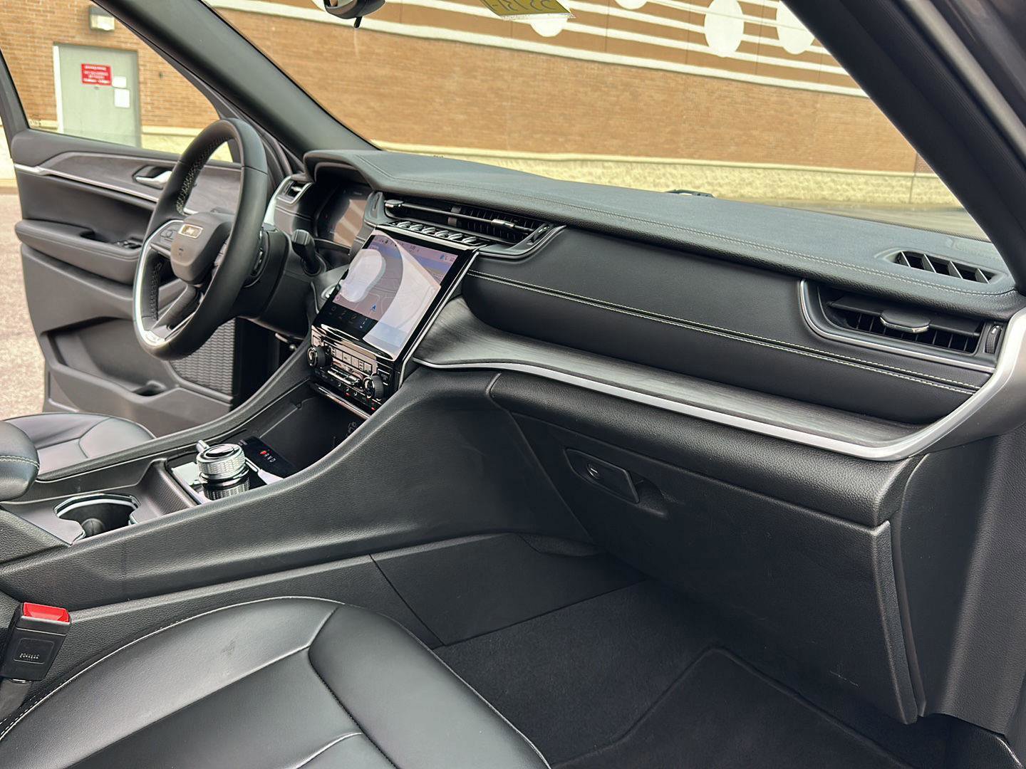 Used 2024 Jeep Grand Cherokee L Limited image 33