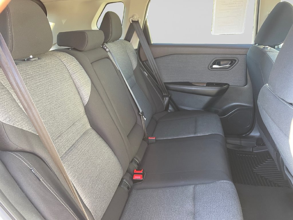 Used 2023 Nissan Rogue SV AWD/4WD image 14