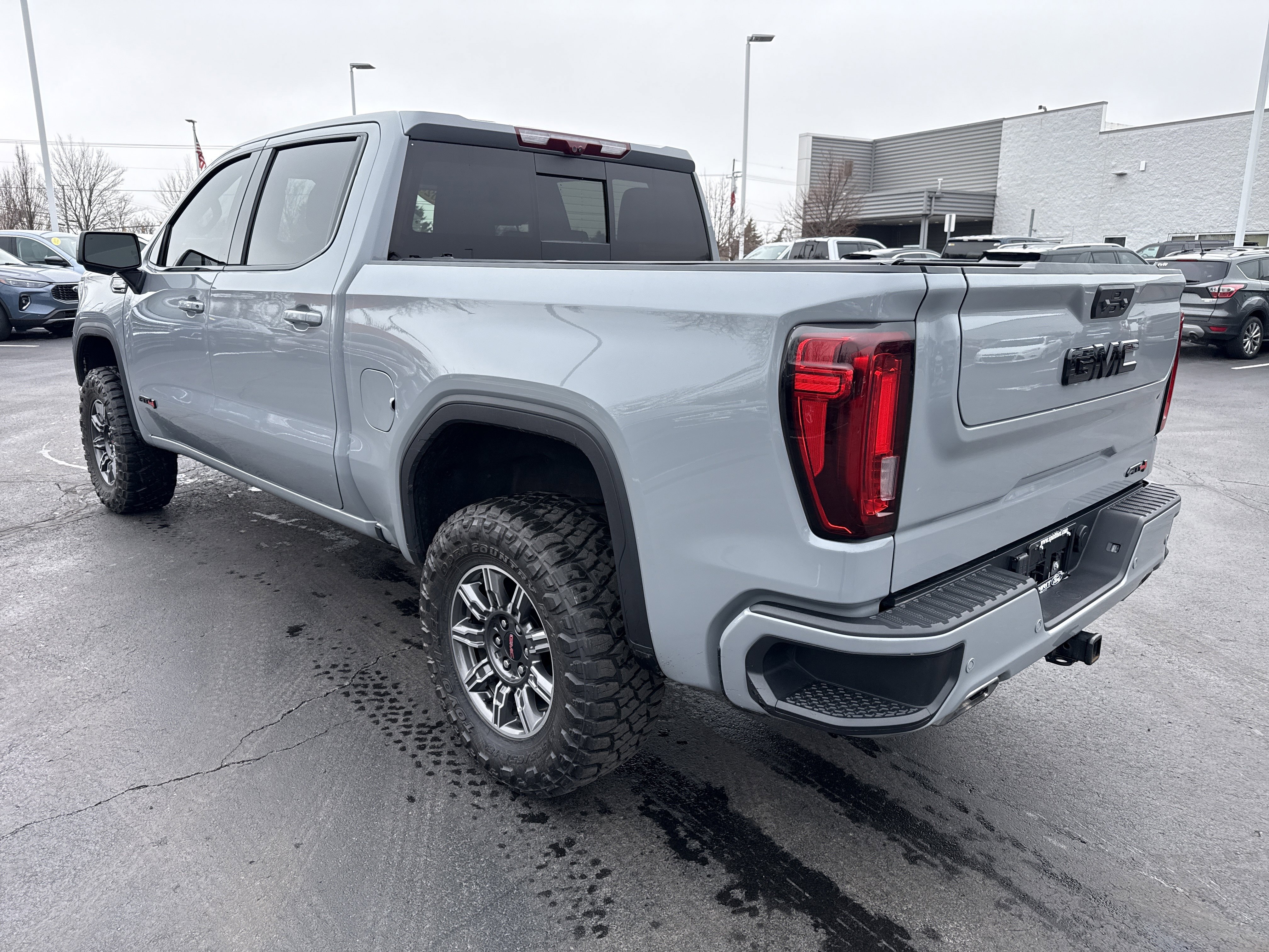 Used 2024 GMC Sierra 1500 AT4 w/ Technology Package AWD/4WD image 6