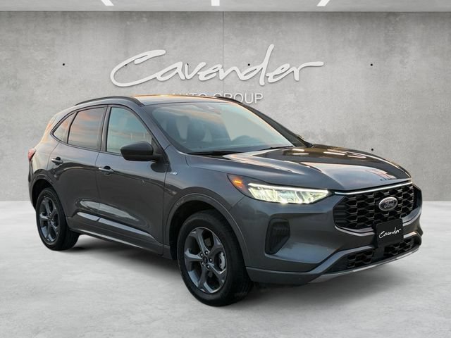 Certified 2024 Ford Escape ST-Line AWD/4WD image 2