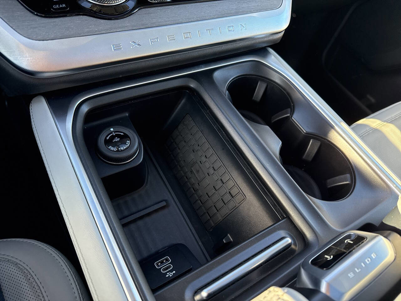 Certified 2025 Ford Expedition Max Platinum image 39