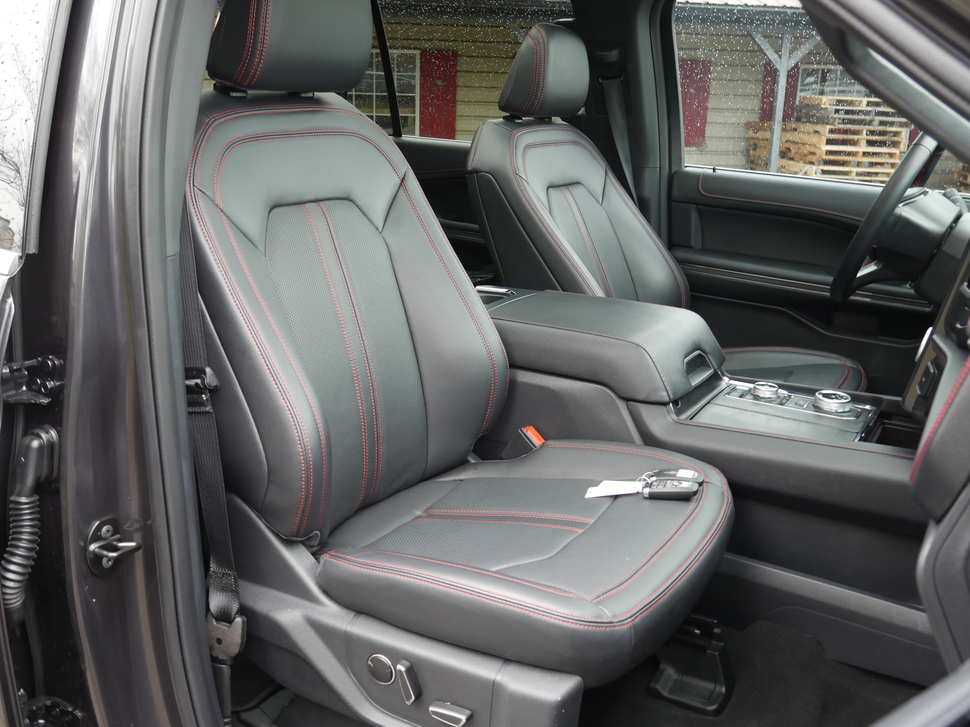 Certified 2024 Ford Expedition Limited image 35