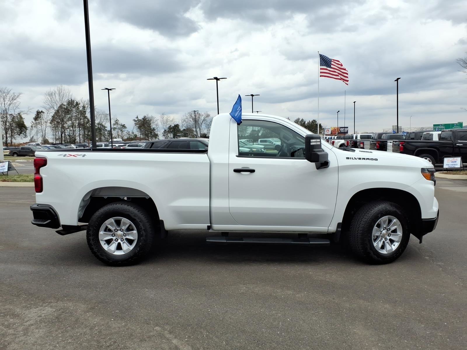 Used 2025 Chevrolet Silverado 1500 W/T w/ WT Value Package image 6