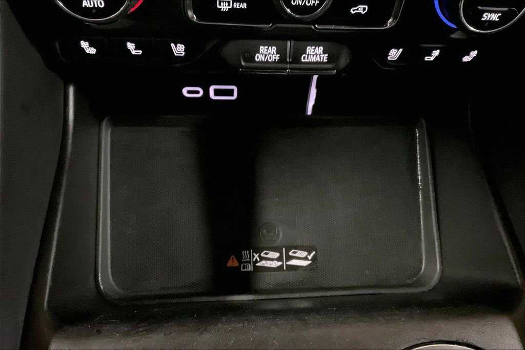 Used 2023 Chevrolet Suburban Premier image 31