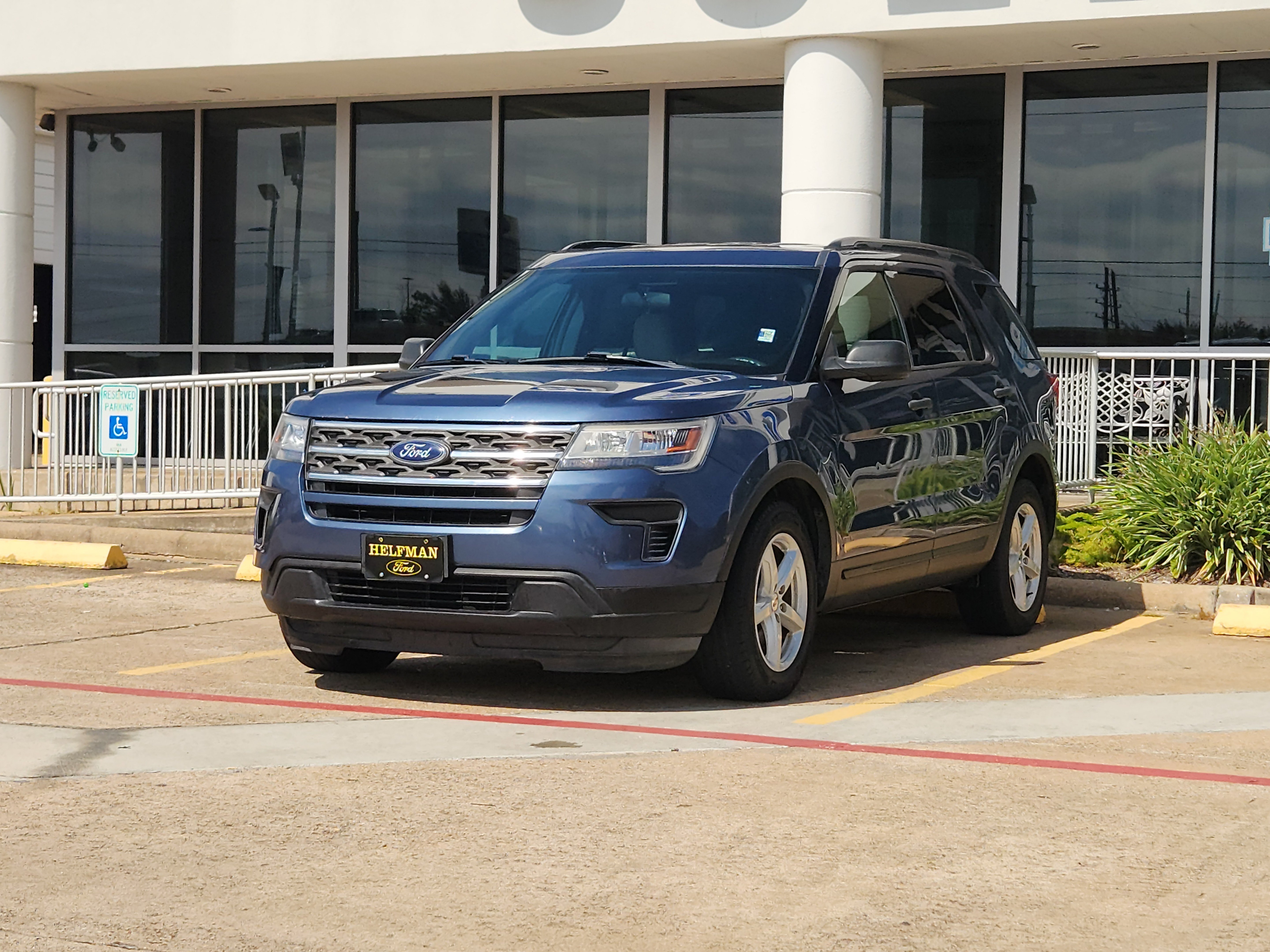 Certified 2018 Ford Explorer FWD image 2