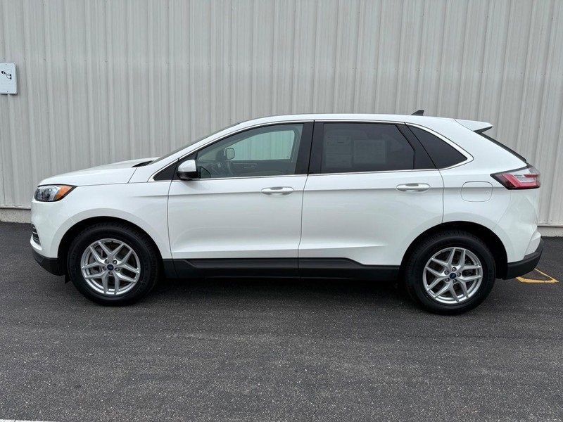 Certified 2022 Ford Edge SEL w/ Convenience Package image 2