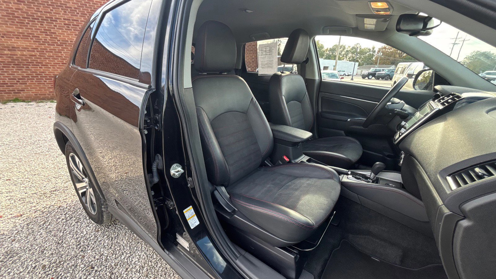 Used 2024 Mitsubishi Outlander Sport SE image 22