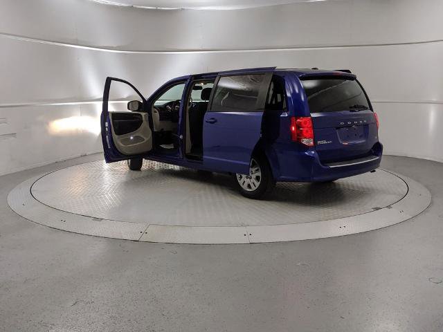 Used 2018 Dodge Grand Caravan SE w/ UConnect Hands-Free Group image 10