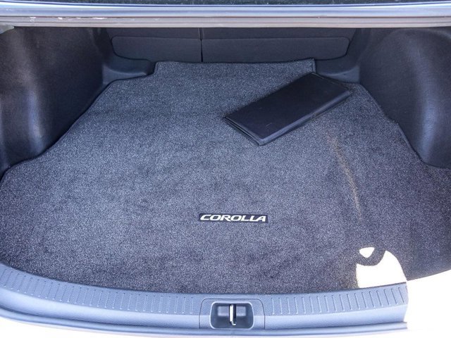 Used 2025 Toyota Corolla LE FWD image 27