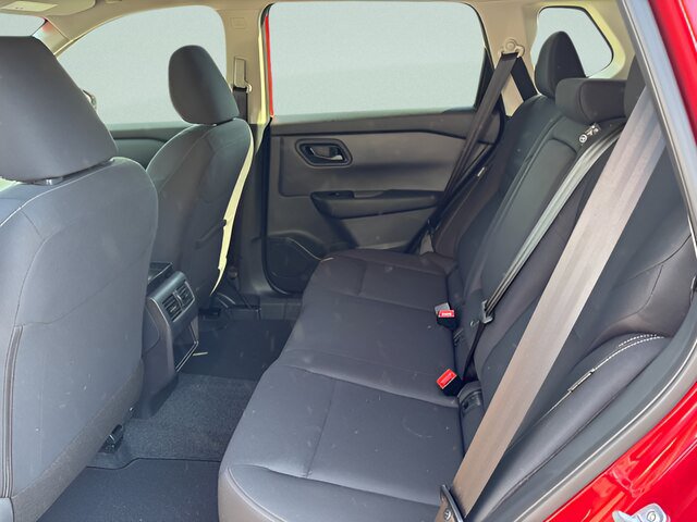 Used 2026 Nissan Rogue S AWD/4WD image 5