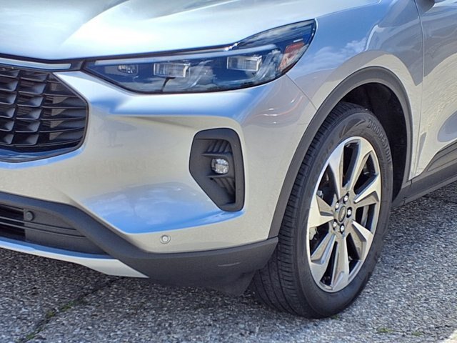 Certified 2024 Ford Escape Platinum AWD/4WD image 27