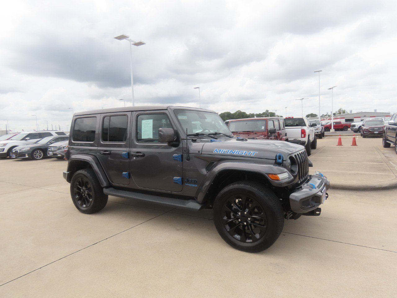 Used 2021 Jeep Wrangler Unlimited Sahara AWD/4WD image 7