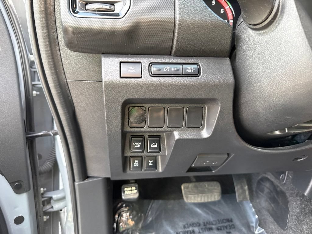 Used 2022 Nissan Frontier PRO-4X w/ Off-Road Protection Package AWD/4WD image 17