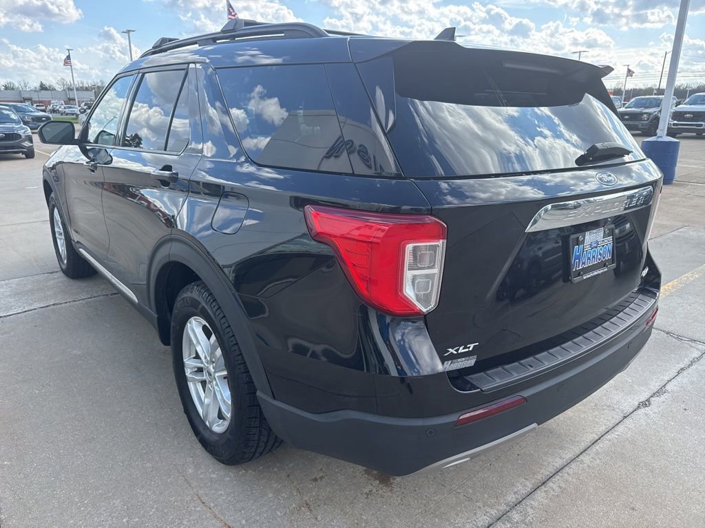 Certified 2022 Ford Explorer XLT w/ Equipment Group 202A AWD/4WD image 3