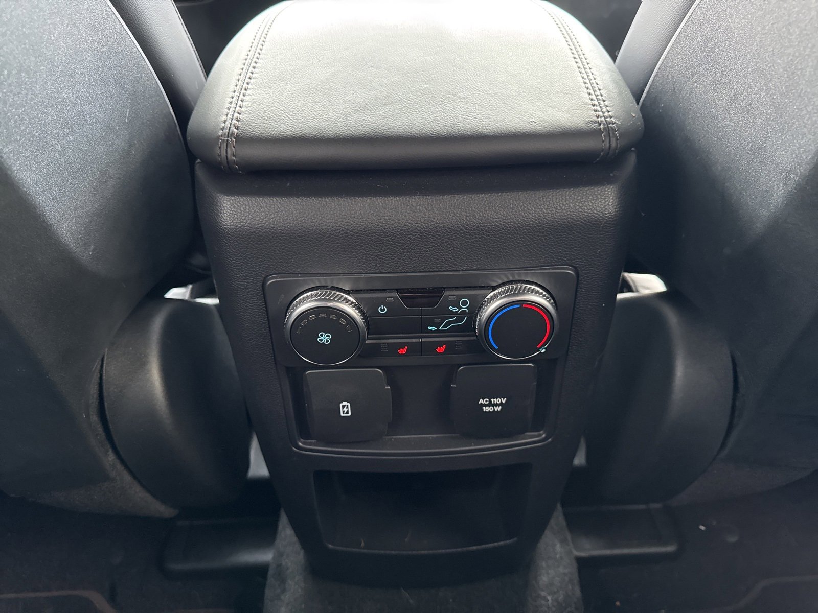 Certified 2020 Ford Explorer Platinum w/ Premium Technology Package image 32